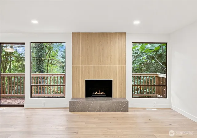 Photo 3 of Single family home for sale at 25529 Se 159th St, Issaquah, WA 98027 | MLS# NWM2574656 | Listing updated on 2026-09-23