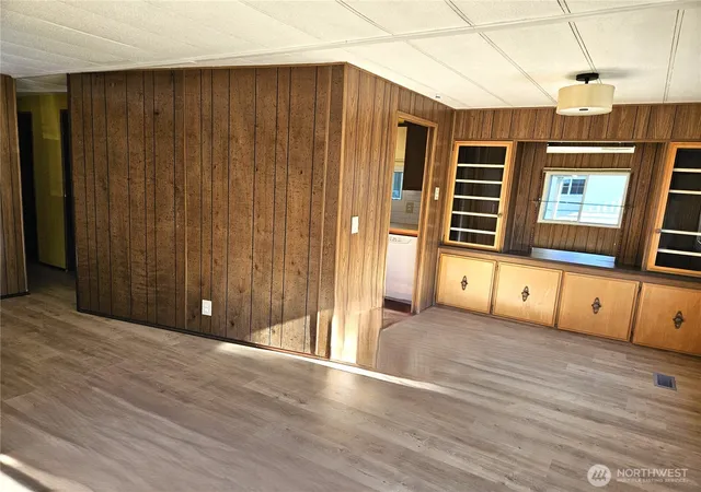 Photo 4 of Manufactured home for sale at 5220 176Th St Sw #46, Lynnwood, WA 98037 | MLS# NWM2574661 | Listing updated on 2026-09-25