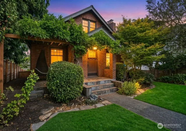 Photo 1 of Single family home for sale at 3228 35th Ave W, Seattle, WA 98199 | MLS# NWM2574664 | Listing updated on 2026-10-02