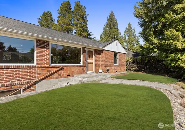 Photo 2 of Sale Pending at 3516 Sw 107th St, Seattle, WA 98146 | MLS# NWM2574686 | Listing updated on 2026-09-25
