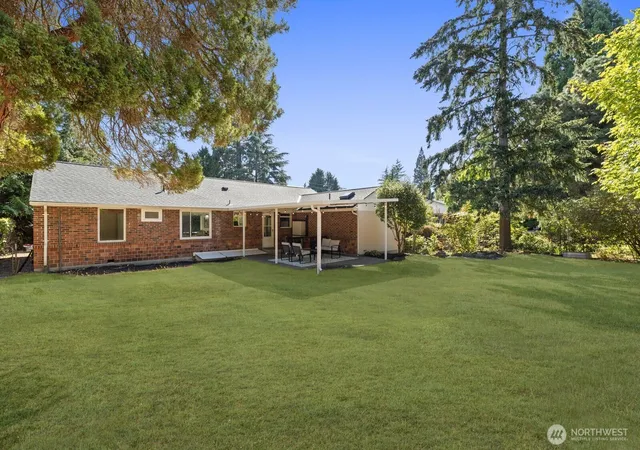 Photo 3 of Sale Pending at 3516 Sw 107Th St, Seattle, WA 98146 | MLS# NWM2574686 | Listing updated on 2026-09-25