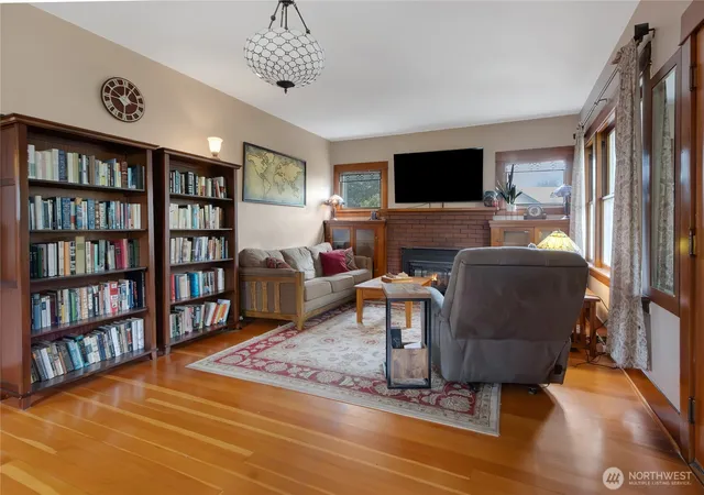 Photo 4 of Single family home for sale at 508 5th Street NE, Puyallup, WA 98372 | MLS# NWM2574693 | Listing updated on 2026-09-28