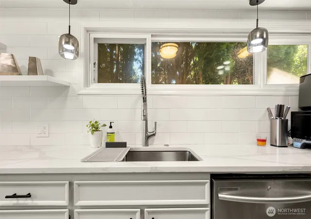 Photo 3 of Single family home for sale at 1405 S 100Th St, Seattle, WA 98168 | MLS# NWM2574696 | Listing updated on 2026-09-24