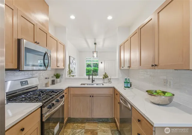Photo 3 of Townhouse for sale at 945 232Nd Pl Ne #945, Sammamish, WA 98074 | MLS# NWM2574699 | Listing updated on 2026-10-01