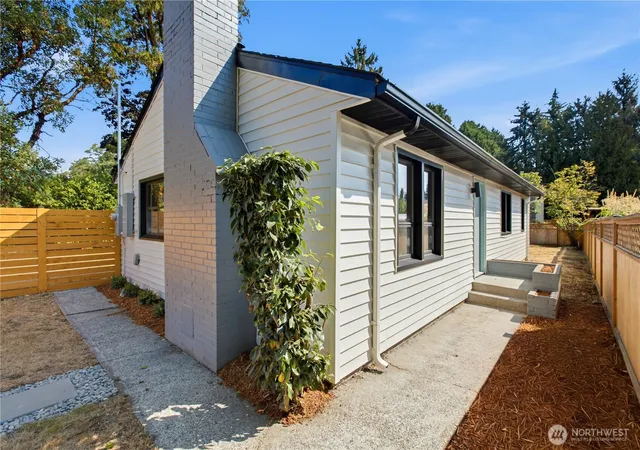 Photo 1 of Condo for sale at 12504 8th Ave Sw, Burien, WA 98146 | MLS# NWM2574721 | Listing updated on 2026-09-28