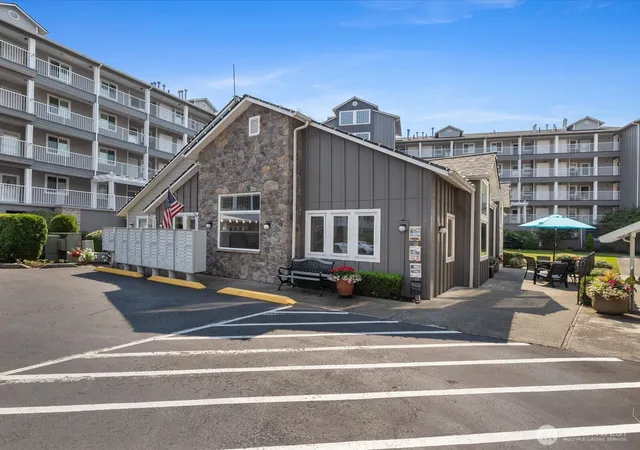 Photo 1 of Condo for sale at 1318 37th St #1202, Everett, WA 98201 | MLS# NWM2574732 | Listing updated on 2026-10-13