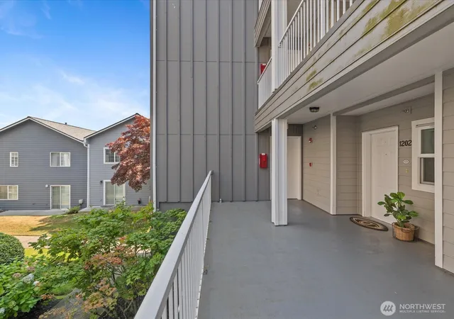 Photo 3 of Condo for sale at 1318 37th St #1202, Everett, WA 98201 | MLS# NWM2574732 | Listing updated on 2026-09-17