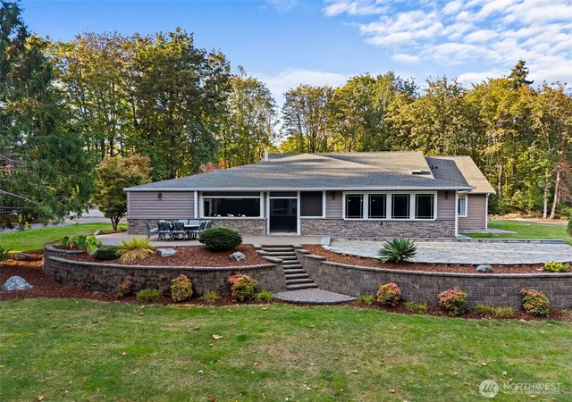 Photo 2 of Single family home for sale at 3301 Gravelly Beach Loop Nw, Olympia, WA 98502 | MLS# NWM2574737 | Listing updated on 2026-09-29