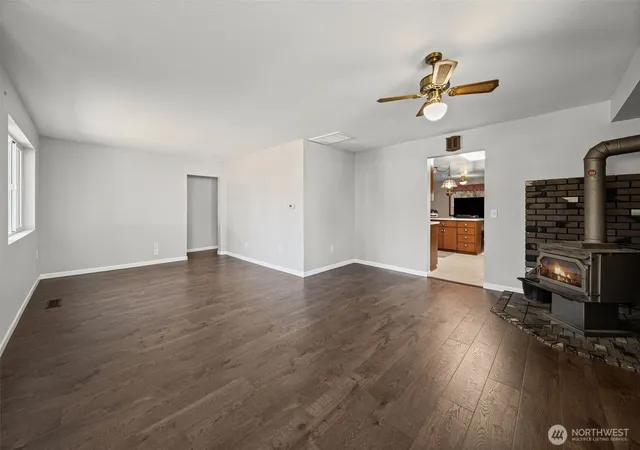 Photo 3 of Sale Pending at 281 S C St, Buckley, WA 98321 | MLS# NWM2574739 | Listing updated on 2026-09-25
