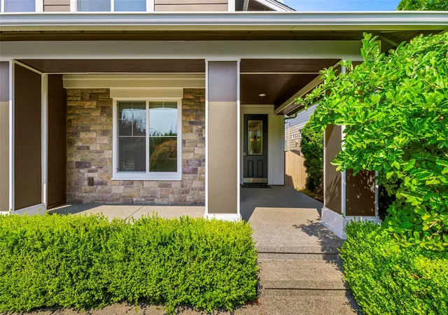 Single family home for sale at 4818 Ne 1St St, Renton, WA 98059 | MLS# NWM2574742