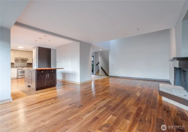 Photo 3 of Townhouse for sale at 119 98Th Ave Ne #119, Bellevue, WA 98004 | MLS# NWM2574768 | Listing updated on 2026-09-25