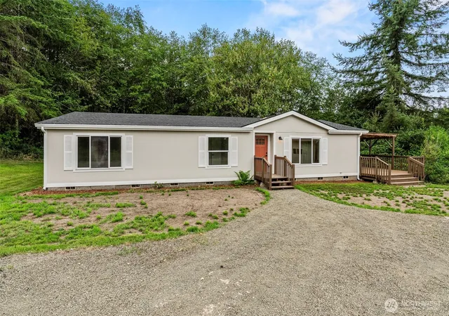 Photo 2 of Sale Pending at 186 Elochoman Valley Rd, Cathlamet, WA 98612 | MLS# NWM2574774 | Listing updated on 2026-09-20