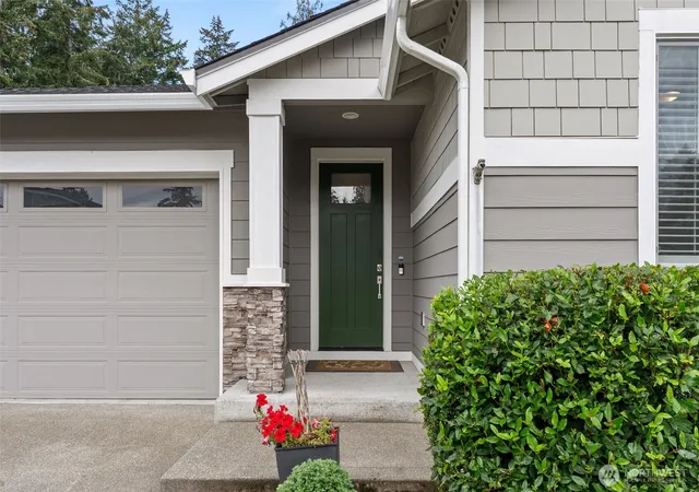 Photo 3 of Single family home for sale at 5613 Reef Ln Ne, Olympia, WA 98516 | MLS# NWM2574777 | Listing updated on 2026-09-22