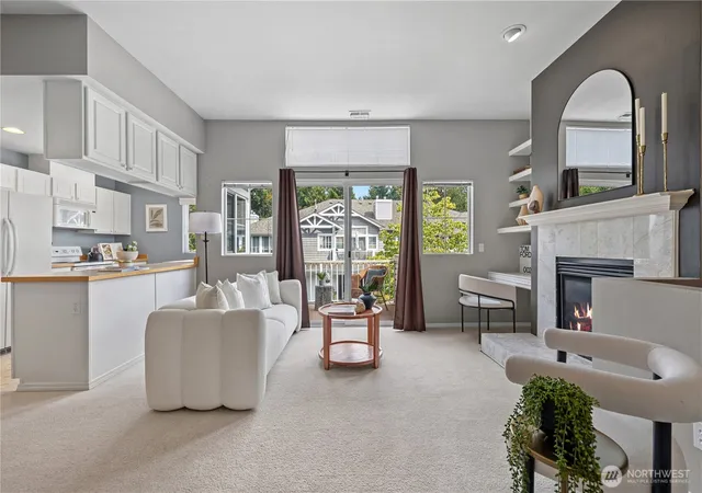 Photo 4 of Townhouse for sale at 5213 238Th Ln Se, Issaquah, WA 98029 | MLS# NWM2574781 | Listing updated on 2026-09-29