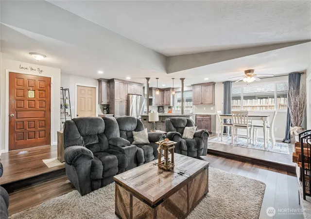 Photo 3 of Sale Pending at 3436 Ohio St, Longview, WA 98632 | MLS# NWM2574789 | Listing updated on 2026-10-01