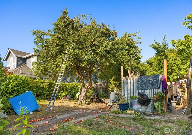 Photo 3 of Single family home for sale at 618 Nw 58th St, Seattle, WA 98107 | MLS# NWM2574796 | Listing updated on 2026-09-25