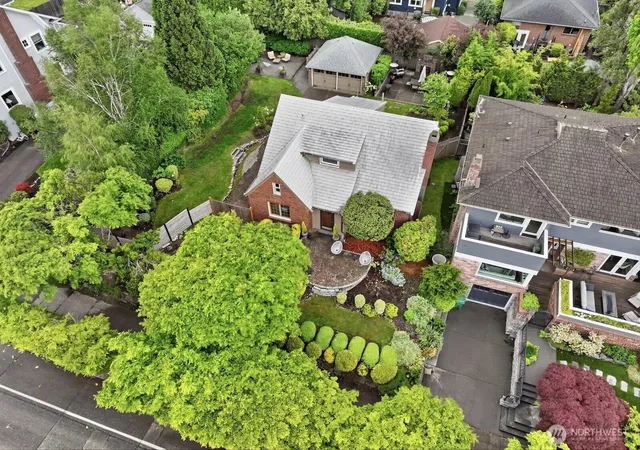 Photo 1 of Single family home for sale at 1560 28th Avenue W, Seattle, WA 98199 | MLS# NWM2574820 | Listing updated on 2026-09-23
