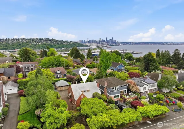 Photo 2 of Single family home for sale at 1560 28th Avenue W, Seattle, WA 98199 | MLS# NWM2574820 | Listing updated on 2026-09-23
