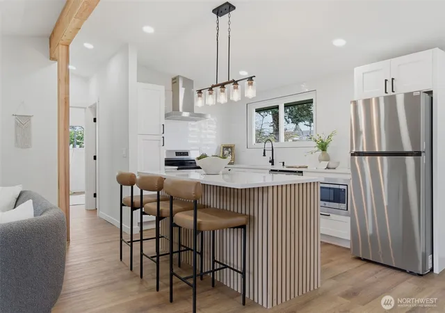Photo 4 of Single family home for sale at 8102 Oakridge Dr Sw, Lakewood, WA 98498 | MLS# NWM2574821 | Listing updated on 2026-09-25