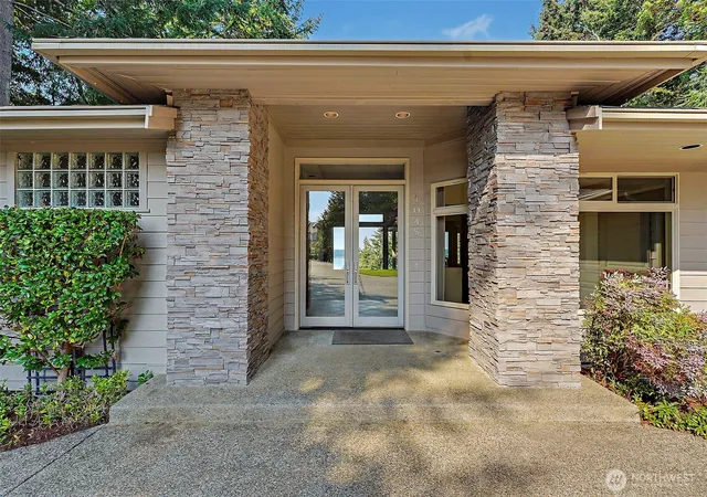 Photo 2 of Single family home for sale at 1045 Paha View Dr, Fox Island, WA 98333 | MLS# NWM2574831 | Listing updated on 2026-09-24
