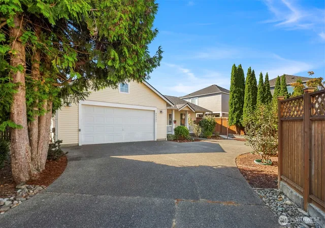 Photo 3 of Sale Pending at 24321 119th Ave Se, Kent, WA 98030 | MLS# NWM2574842 | Listing updated on 2026-09-21