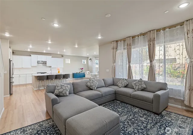 Photo 4 of Single family home for sale at 1175 Panoramic Loop, Bremerton, WA 98312 | MLS# NWM2574850 | Listing updated on 2026-09-25