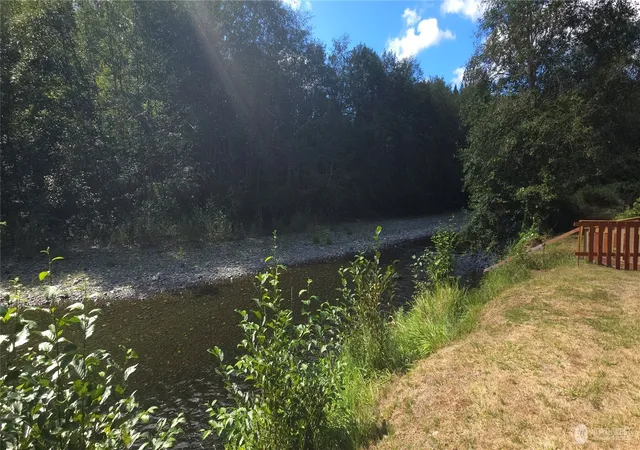 Photo 3 of Single family home for sale at 41 Tornow Dr, Elma, WA 98541 | MLS# NWM2574853 | Listing updated on 2026-10-15