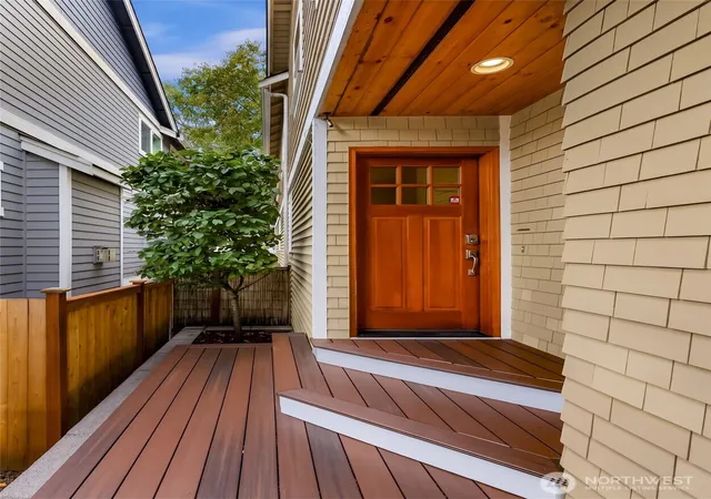 Photo 2 of Sale Pending at 7019 Ravenna Ave Ne, Seattle, WA 98115 | MLS# NWM2574865 | Listing updated on 2026-09-21