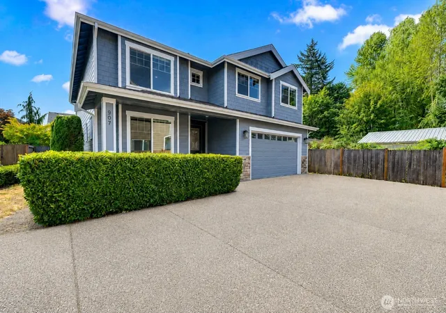 Photo 3 of Single family home for sale at 907 Ilwaco Pl Ne, Renton, WA 98059 | MLS# NWM2574870 | Listing updated on 2026-09-24