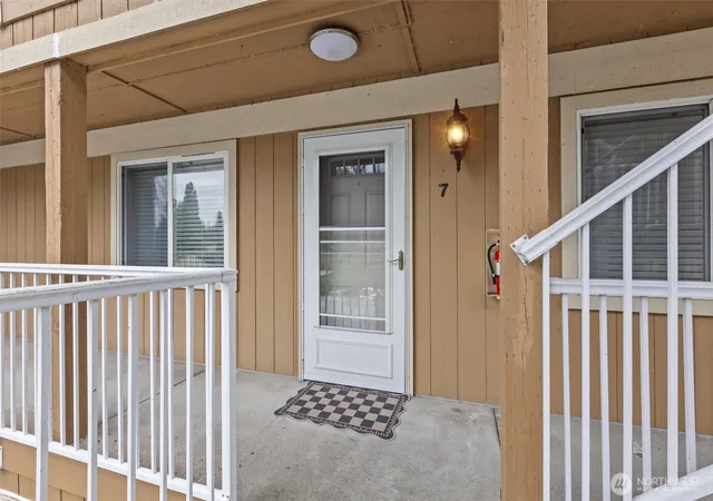 Photo 3 of Sale Pending at 8330 276Th Pl Nw #7, Stanwood, WA 98292 | MLS# NWM2574880 | Listing updated on 2026-09-29