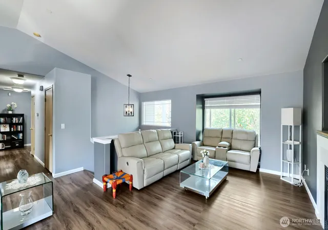 Photo 3 of Single family home for sale at 620 90Th St Sw, Everett, WA 98204 | MLS# NWM2574882 | Listing updated on 2026-09-25