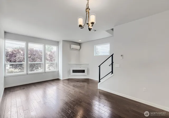 Photo 4 of Townhouse for sale at 911 N 104th Street #B, Seattle, WA 98133 | MLS# NWM2574898 | Listing updated on 2026-09-29