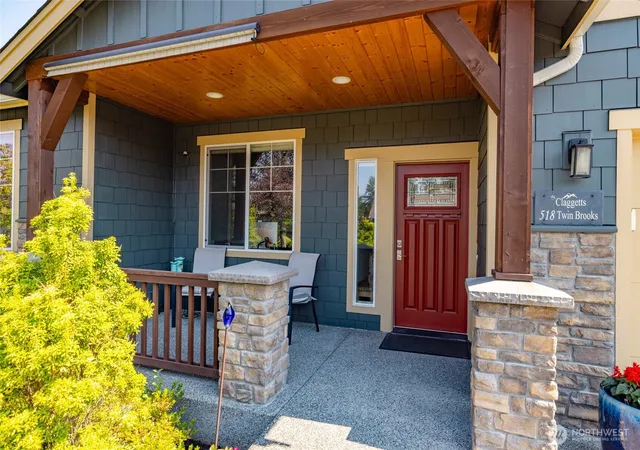 Photo 2 of Single family home for sale at 518 Twin Brooks Dr, Mount Vernon, WA 98273 | MLS# NWM2574910 | Listing updated on 2026-09-25