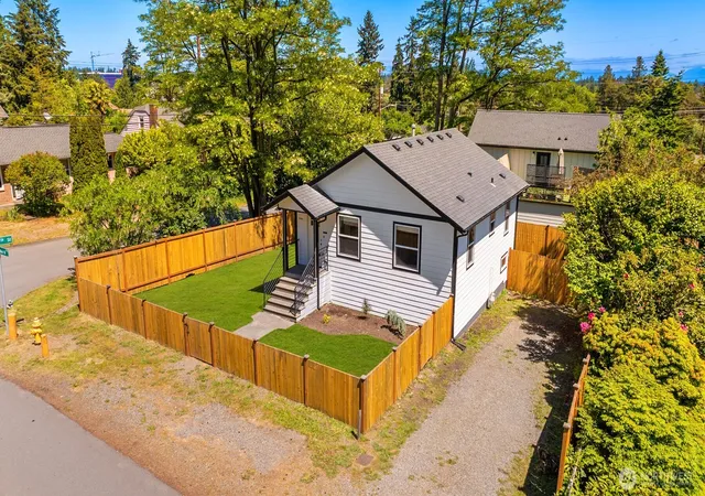 Photo 1 of Single family home for sale at 11558 Fremont Ave, Seattle, WA 98133 | MLS# NWM2574924 | Listing updated on 2026-09-25