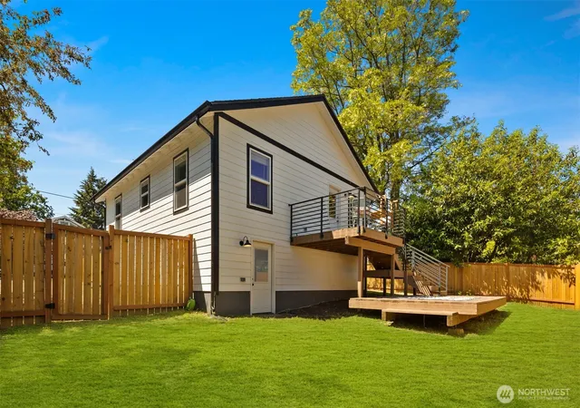 Photo 3 of Single family home for sale at 11558 Fremont Ave, Seattle, WA 98133 | MLS# NWM2574924 | Listing updated on 2026-09-25