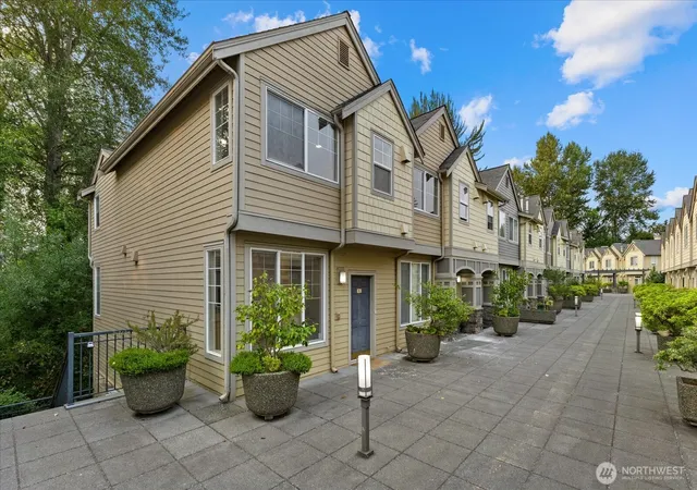 Photo 2 of Townhouse for sale at 9217 122nd Ct Ne #112, Kirkland, WA 98033 | MLS# NWM2574931 | Listing updated on 2026-10-02