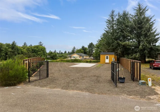 Photo 4 of Sale Pending at 735 Swan Ct Se, Ocean Shores, WA 98569 | MLS# NWM2574945 | Listing updated on 2026-09-26