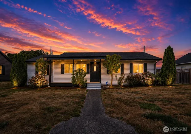 Photo 2 of Single family home for sale at 5009 Yakima Ave, Tacoma, WA 98408 | MLS# NWM2574947 | Listing updated on 2026-09-29