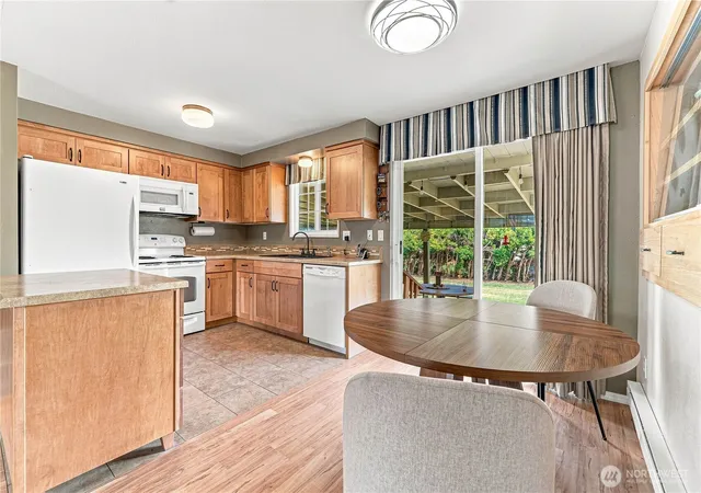 Photo 4 of Single family home for sale at 107 Oak St, Cashmere, WA 98815 | MLS# NWM2574950 | Listing updated on 2026-09-26
