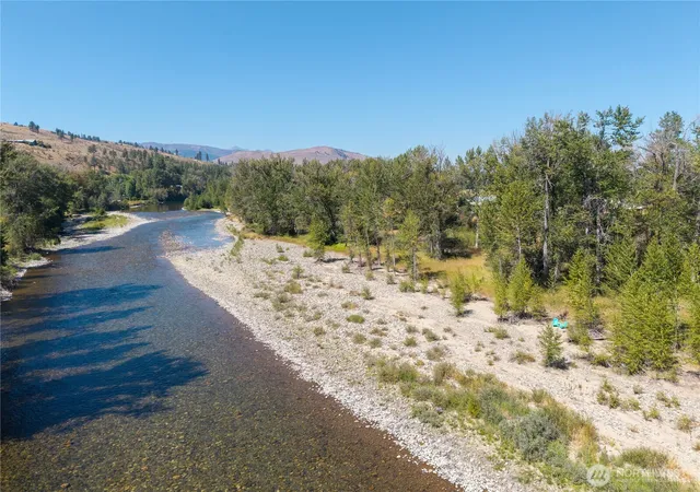 Photo 4 of Single family home for sale at 101 Evans, Winthrop, WA 98862 | MLS# NWM2574953 | Listing updated on 2026-09-25