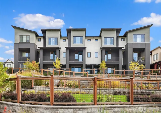 Townhouse for sale at 26536 Ne 143Rd Cir Ne #32-B, Duvall, WA 98019 | MLS# NWM2574955