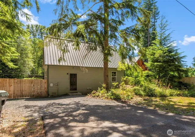 Photo 2 of Single family home for sale at 31206 553rd St E, Ashford, WA 98304 | MLS# NWM2574959 | Listing updated on 2026-09-25