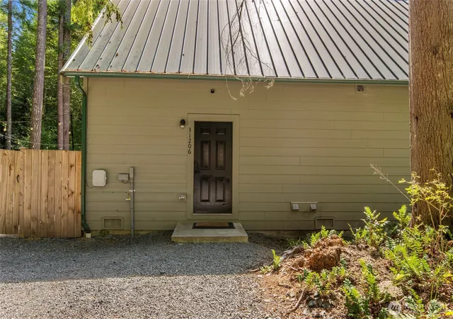 Photo 3 of Single family home for sale at 31206 553Rd St E, Ashford, WA 98304 | MLS# NWM2574959 | Listing updated on 2026-09-25