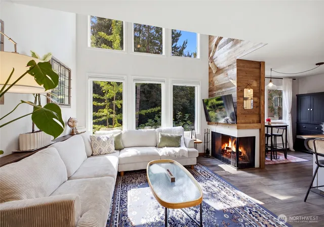 Photo 1 of Sale Pending at 3423 W Government Wy #4, Seattle, WA 98199 | MLS# NWM2574985 | Listing updated on 2026-09-25
