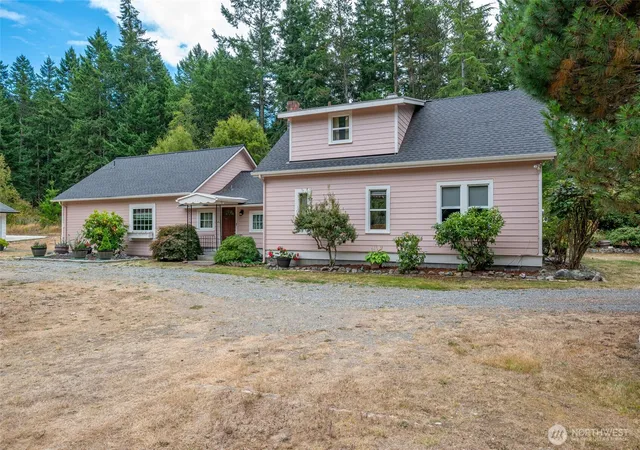 Photo 4 of Single family home for sale at 3414 Wilson Rd, Oak Harbor, WA 98277 | MLS# NWM2574986 | Listing updated on 2026-09-25