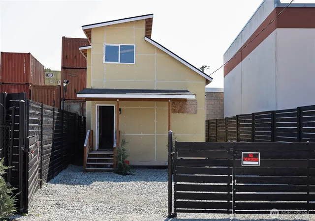 Photo 1 of Single family home for sale at 719 S Riverside Dr, Seattle, WA 98108 | MLS# NWM2574988 | Listing updated on 2026-09-25