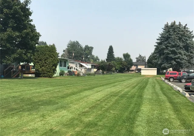 Photo 4 of House for sale at 1321 Ashland Ave, East Wenatchee, WA 98802 | MLS# NWM2575007 | Listing updated on 2026-09-25