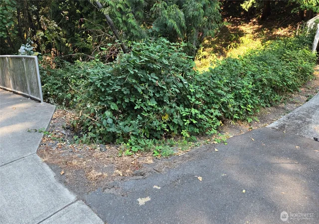 Photo 2 of Land for sale at 1320 207th Pl Ne, Sammamish, WA 98074 | MLS# NWM2575008 | Listing updated on 2026-09-28