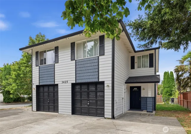 Photo 2 of Multi family home for sale at 3425 D St #A & B, Auburn, WA 98002 | MLS# NWM2575017 | Listing updated on 2026-09-25
