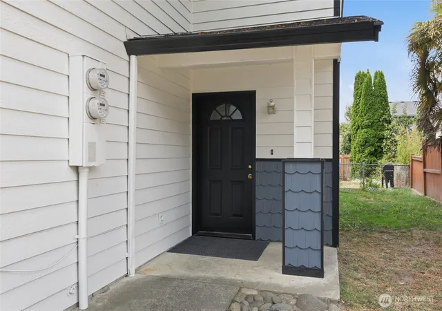 Photo 4 of House for sale at 3425 D St #A & B, Auburn, WA 98002 | MLS# NWM2575017 | Listing updated on 2026-09-25